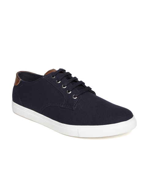 

Roadster Men Navy Sneakers, Navy blue