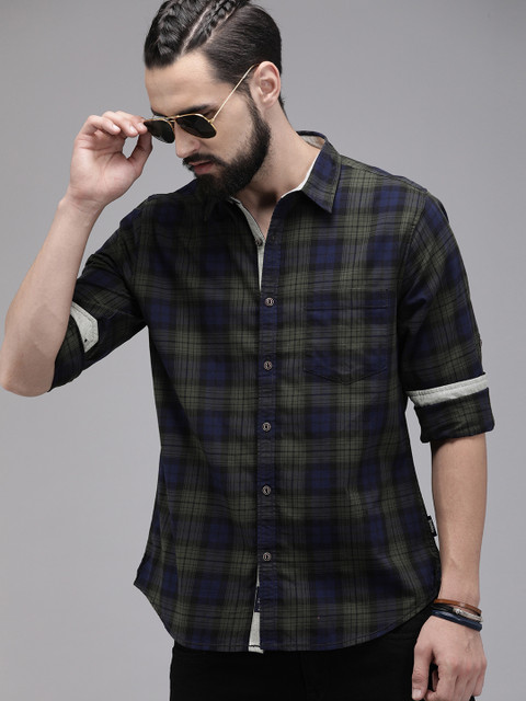 

The Roadster Lifestyle Co Men Olive Green & Navy Blue Checked Casual Shirt