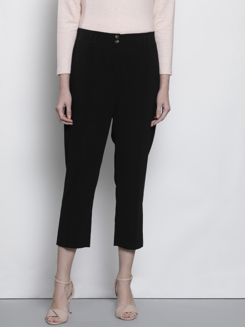 

DOROTHY PERKINS Women Black Regular Fit Solid Petite Three-Fourth Trousers