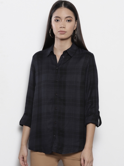 

DOROTHY PERKINS Women Navy Blue & Black Regular Fit Checked Casual Shirt