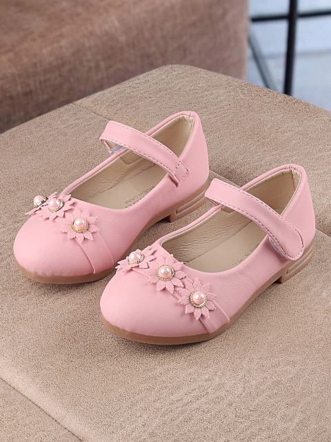 

Walktrendy Girls Pink Solid Ballerinas