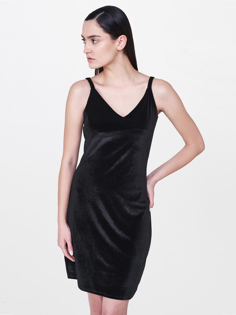 

AND Women Black Solid Velvet Sheath Dress