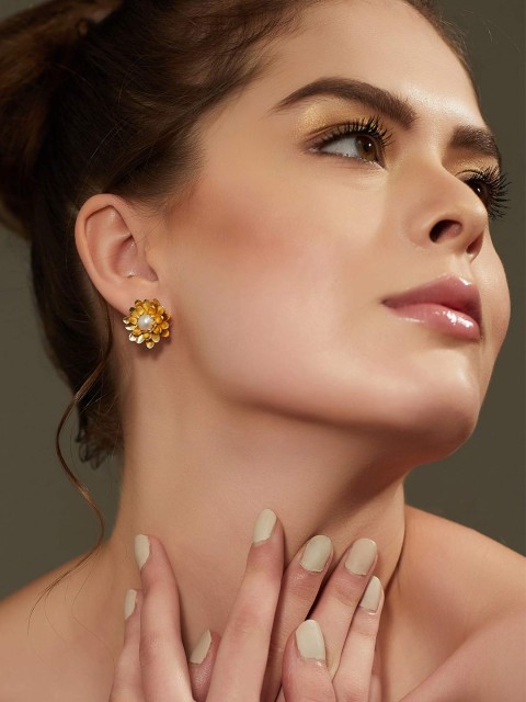 

Zariin 22K Gold-Plated & White Floral Studs