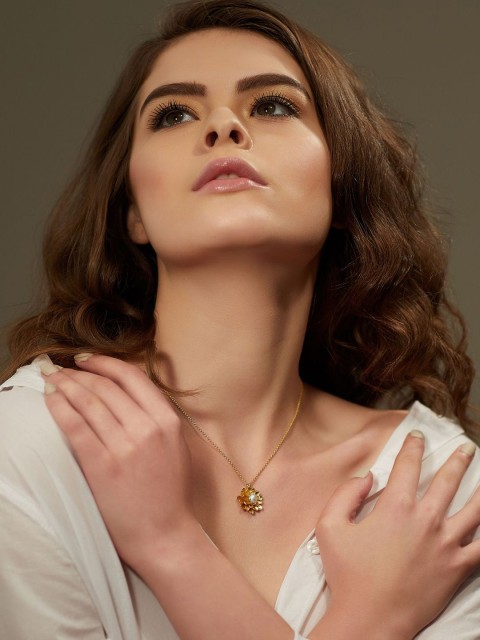 

Zariin gold Women Gold-Plated Handcrafted Necklace