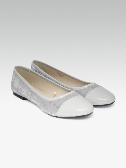 

Carlton London Women Grey Printed Ballerinas