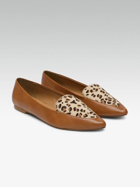 

Carlton London Women Brown Printed Leather Ballerinas