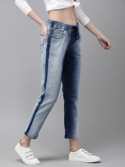 

The Roadster Lifestyle Co Women Blue Slim Jogger Fit Mid-Rise Clean Look Stretchable Jeans