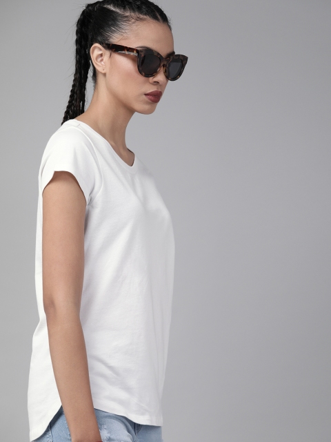 

Roadster Women White Solid Round Neck T-shirt