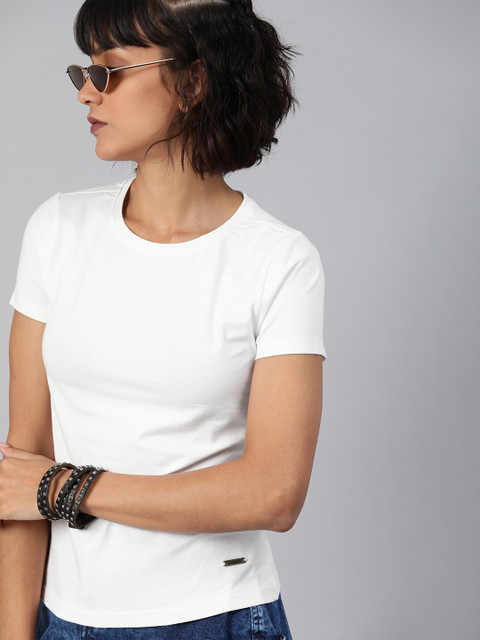 

The Roadster Lifestyle Co Women White Solid Round Neck T-shirt