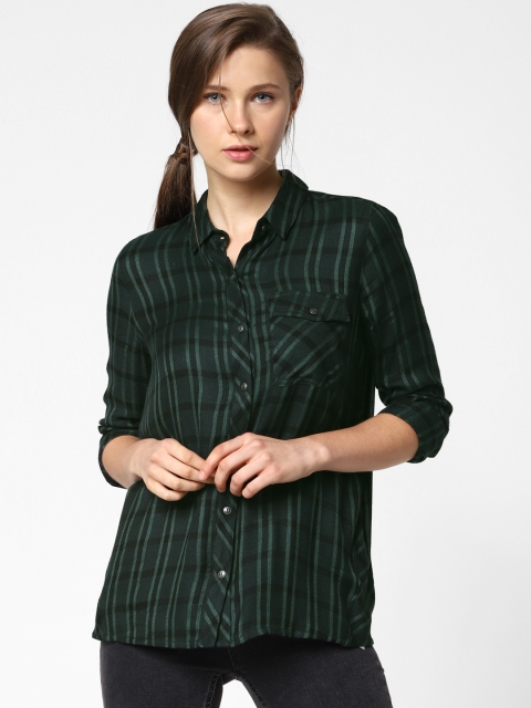 

ONLY Women Green & Black Regular Fit Checked Casual Shirt