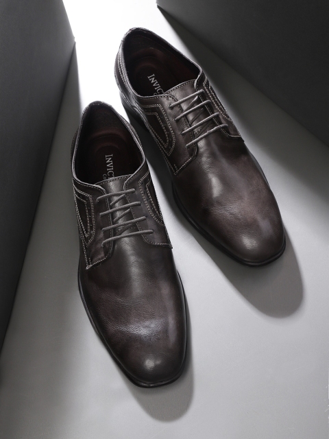 

INVICTUS Men Charcoal Grey Solid PU Foam Comfort Formal Derbys