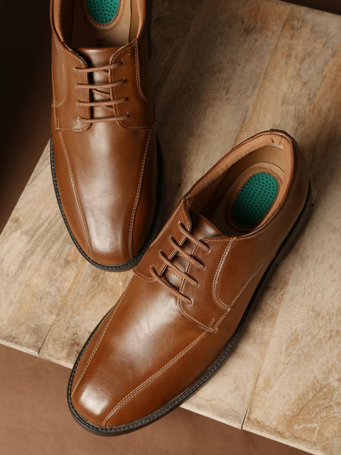 

INVICTUS Men Brown Solid Gel Comfort Formal Derbys