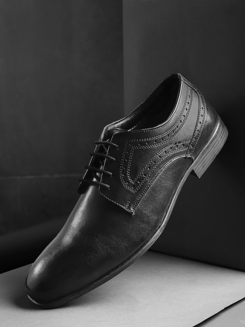 

INVICTUS Men Black Perforated PU Foam Comfort Formal Derbys
