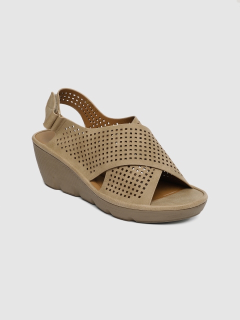 

Tresmode Women Beige Solid Heels