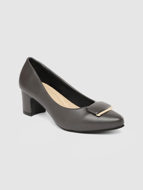 

Tresmode Women Grey Solid Pumps