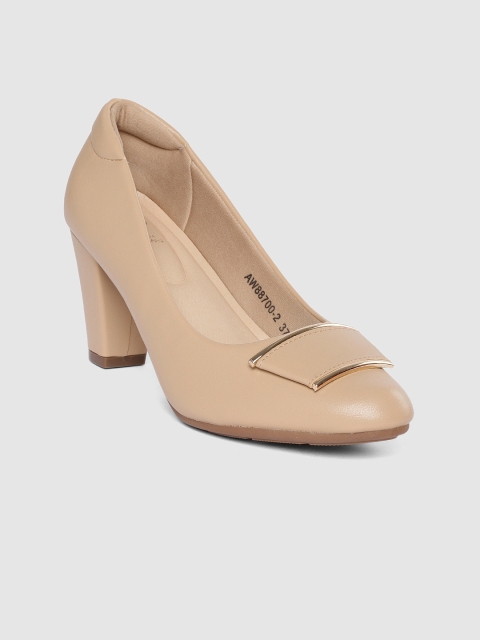 

Tresmode Women Beige Solid Leather Pumps