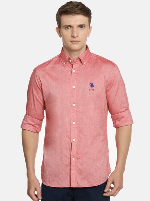 

U.S. Polo Assn. Men Red Tailored Fit Solid Casual Shirt