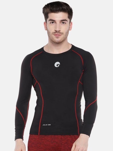 

Omtex Men Black Solid Round Neck T-shirt