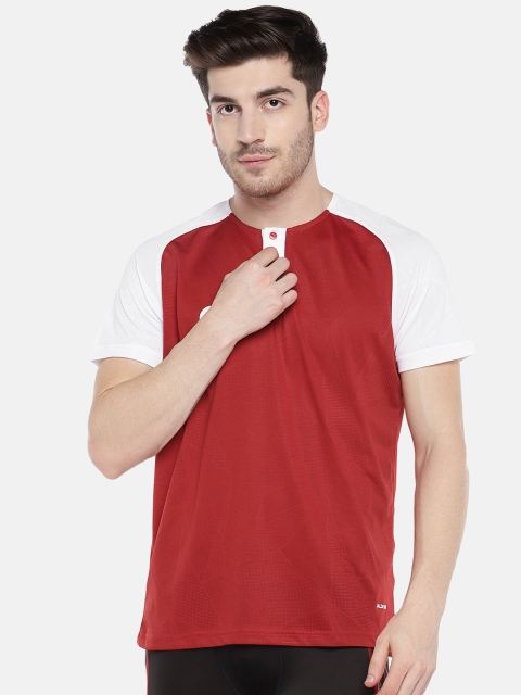 

Omtex Men Red & White Solid Round Neck T-shirt
