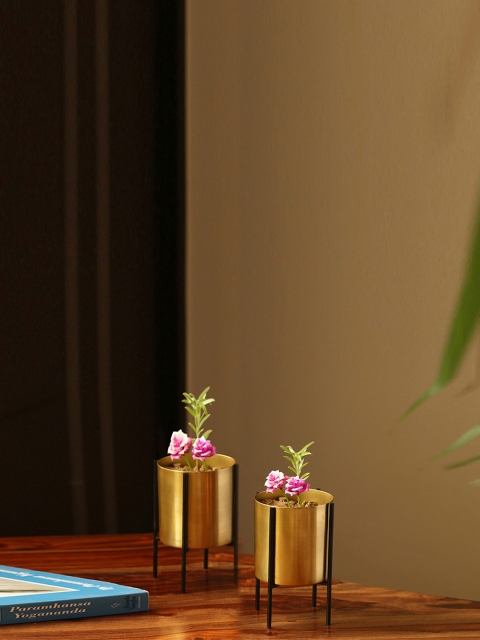 

ExclusiveLane Set of 2 Gold-Toned The Golden Cylindrical Table Planters With Stands