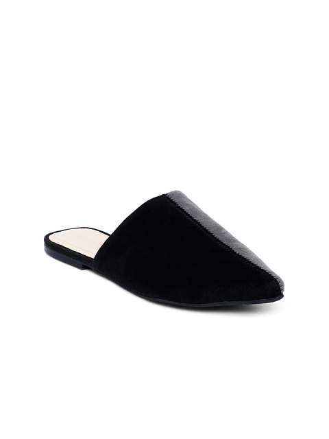 

TRENDS & TRADES Women Grey & Black Colourblocked Mules