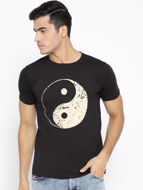 

PRINTOCTOPUS Men Black & Off-White Printed Round Neck T-shirt