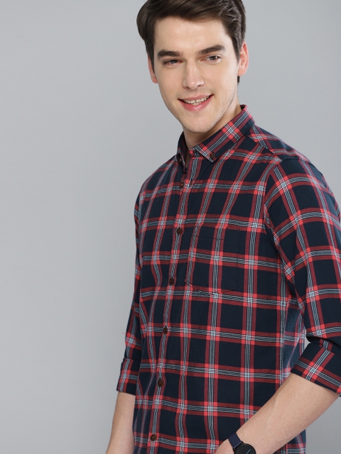 

Mast & Harbour Men Navy Blue & Red Regular Fit Checked Casual Shirt