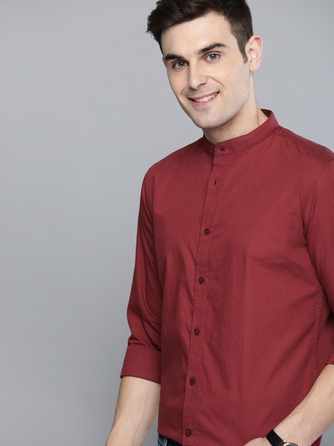 

Mast & Harbour Men Maroon Regular Fit Solid Casual Shirt