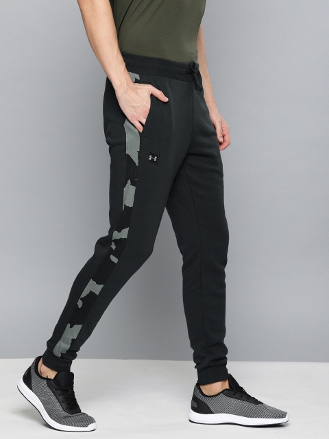 

UNDER ARMOUR Men Black Solid Rival Fleece Joggers