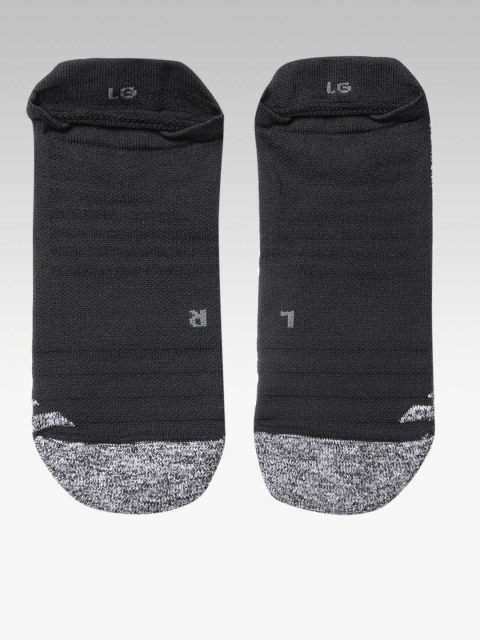 

UNDER ARMOUR Unisex Black Self Striped Armour Grip NS Ankle Length Socks