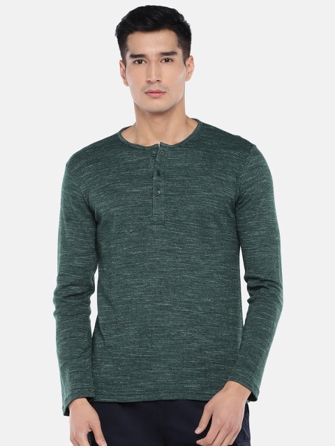 

Globus Men Olive Green Solid Round Neck T-shirt