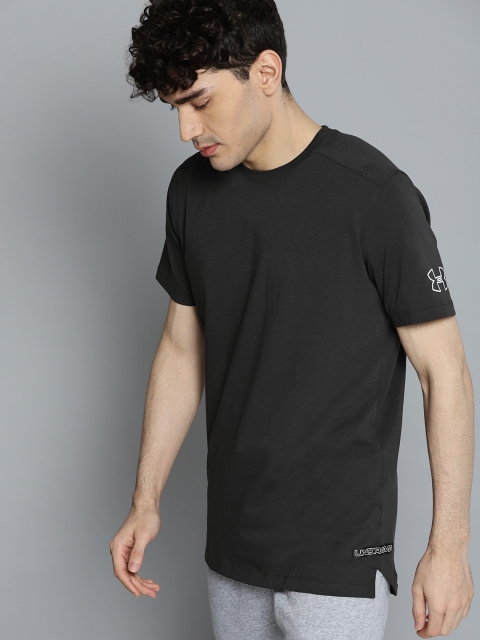 

UNDER ARMOUR Men Black Baseline Longline Solid Basketball T-Shirt