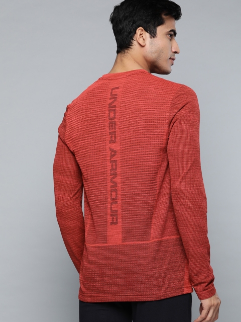 

UNDER ARMOUR Men Rust Red & Black Vanish Seamless Self Design T-shirt
