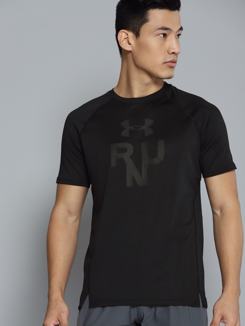 

UNDER ARMOUR Men Black Qualifier Glare Self Design Running T-Shirt