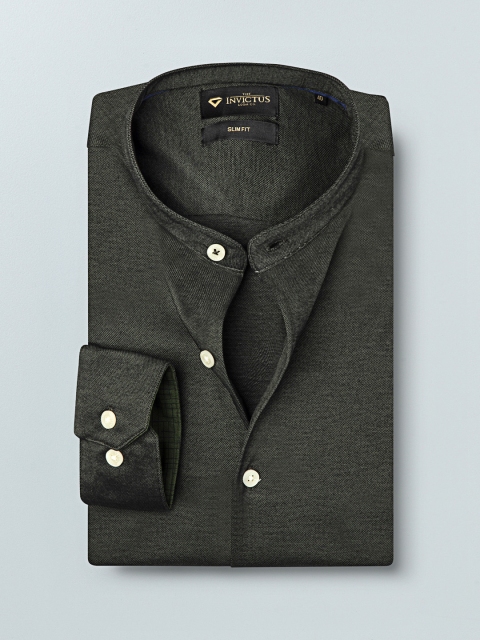 

INVICTUS Men Olive Green Slim Fit Solid Knitted Formal Shirt