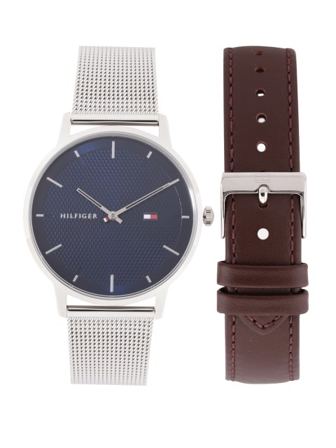 

Tommy Hilfiger Men Navy Blue & Silver-Toned Textured Analogue Watch TH1791668W