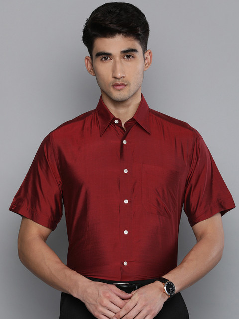 

Louis Philippe Men Red Silk Regular Fit Solid Formal Shirt
