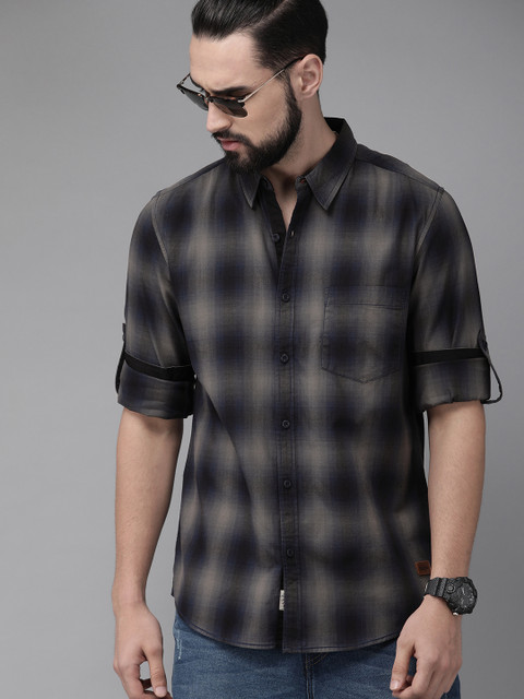 

Roadster Men Grey & Blue Regular Fit Checked Casual Shirt