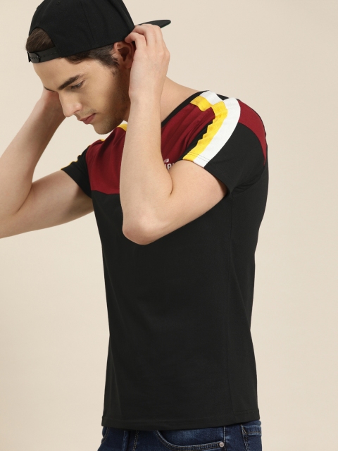 

Moda Rapido Men Black & Maroon Colourblocked Round Neck T-shirt