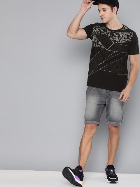

HERE&NOW Men Black Printed Round Neck T-shirt