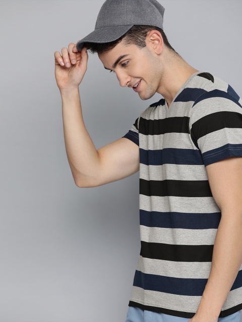 

HERE&NOW Men Grey & Black Striped Round Neck T-shirt