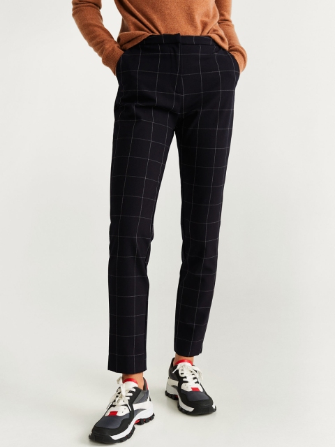 

MANGO Women Black & Off-White Regular Fit Checked Regular Trousers