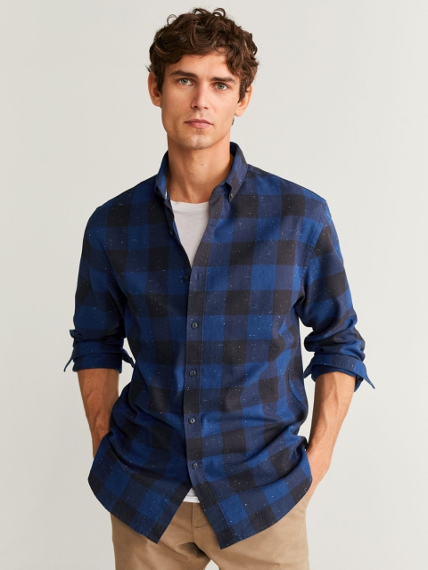 

MANGO MAN Men Navy Blue & Black Regular Fit Checked Casual Shirt