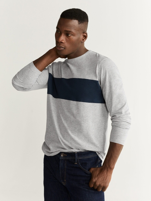 

MANGO MAN Men Grey Melange & Navy Blue Colourblocked Round Neck T-shirt