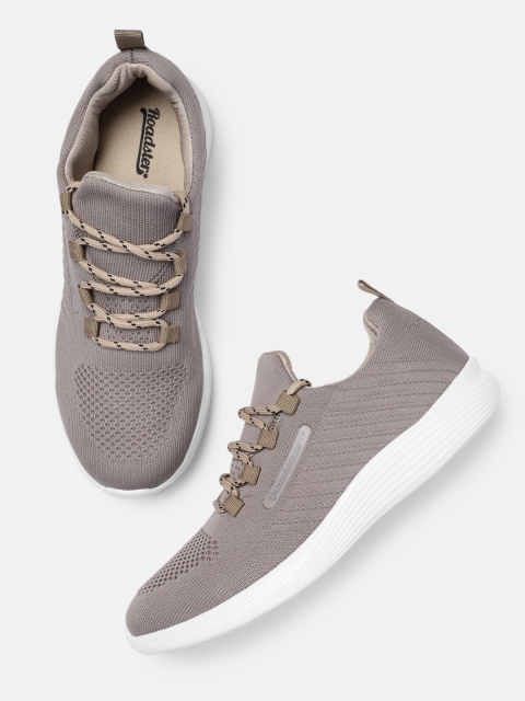 

Roadster Men Beige Sneakers