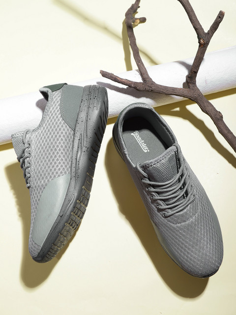 

Roadster Men Grey Sneakers
