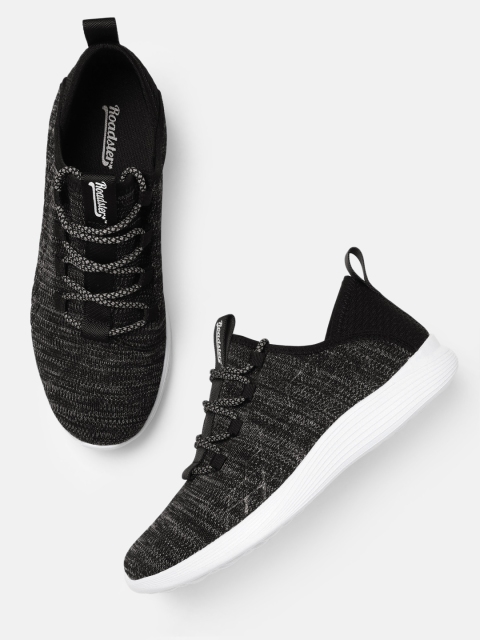 

Roadster Men Black & Grey Sneakers