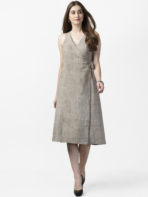

Fabindia Women Grey & Off-White Handblock Print Wrap Dress