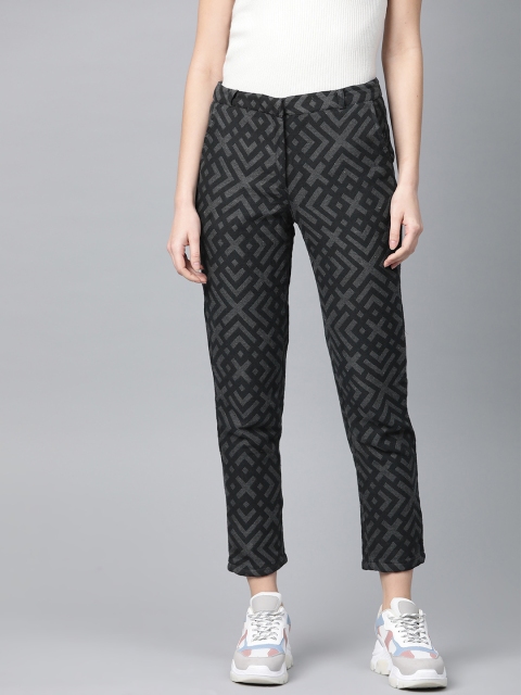 

I AM FOR YOU Women Black & Charcoal Grey Tailored Fit Jacquard Design Cropped Trousers
