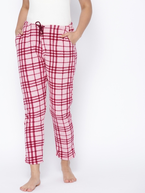 

Kanvin Women Off-White & Maroon Checked Cropped Fleece Lounge Pants